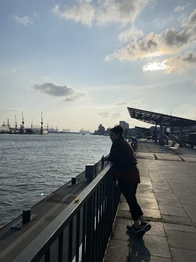 Ich am Hamburger Hafen